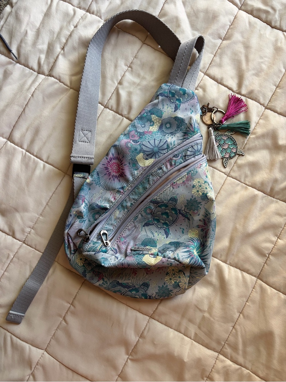 Sakroots Turtle 🐢 Sling Crossbody Bag - Light Blue
